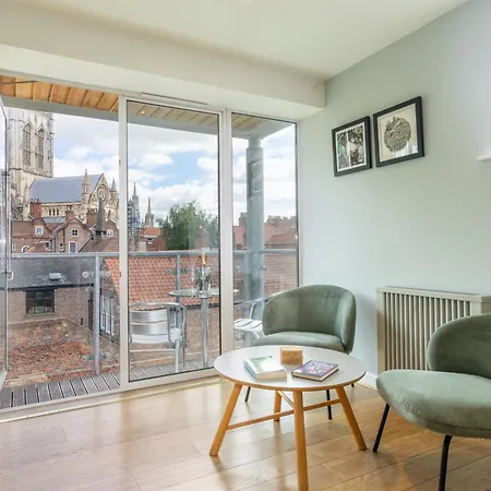 11 Stonegate Court Apartament York