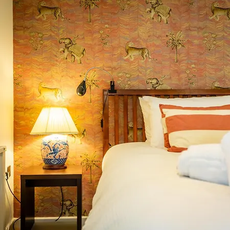 Apartment 11 Stonegate Court *