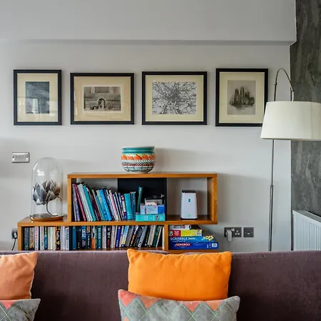 11 Stonegate Court York