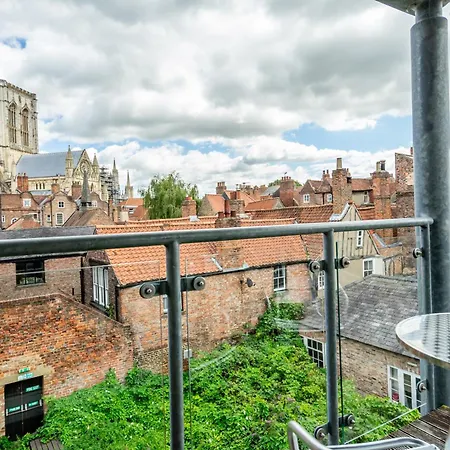 Appartement 11 Stonegate Court *